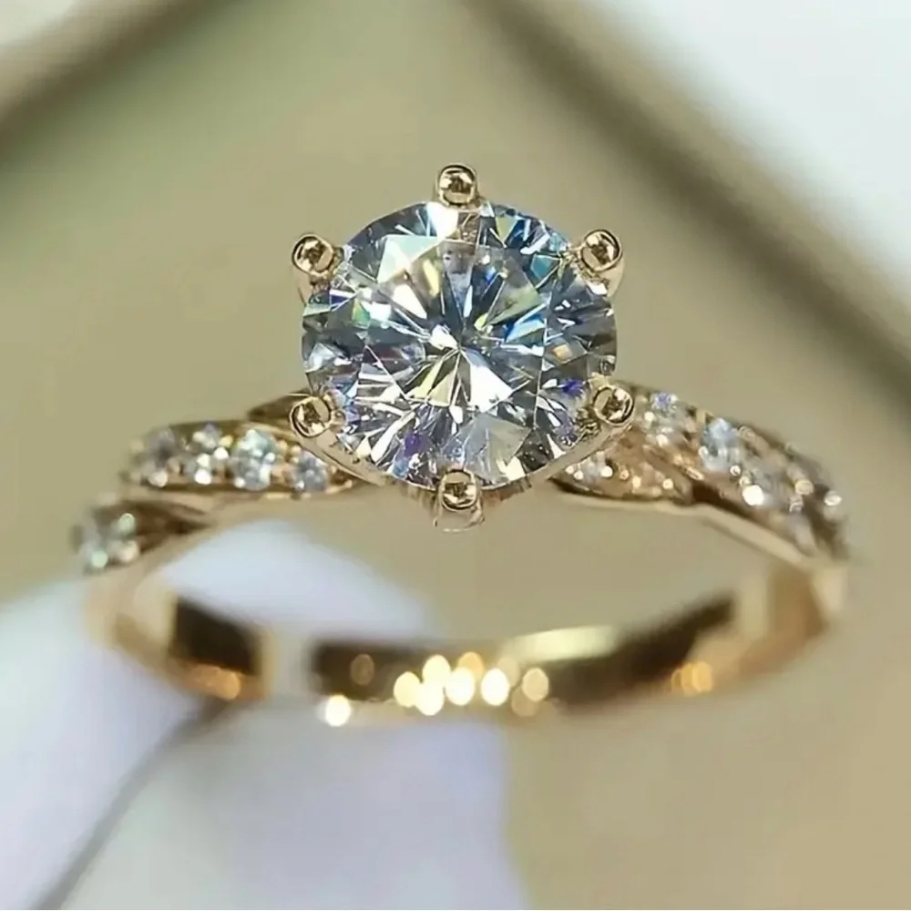 Elegant Gold Diamond Ring.
